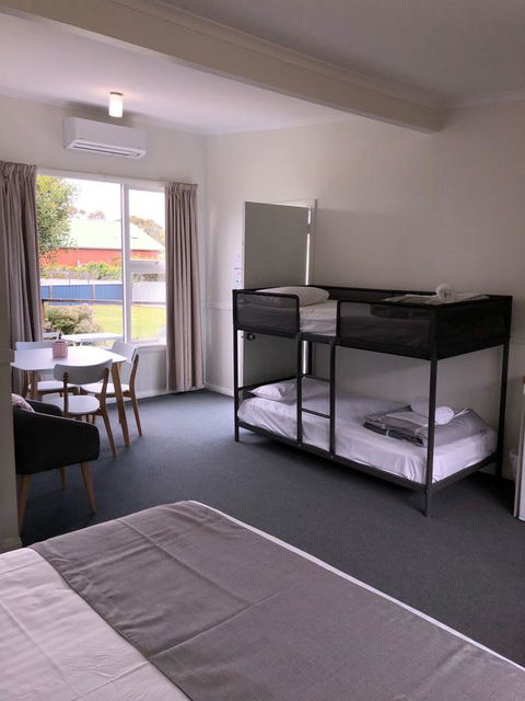 Orford Blue Waters Hotel - Accommodation ACT 28