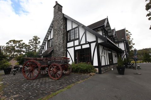 The Fox And Hounds Historic Hotel - Accommodation ACT 32