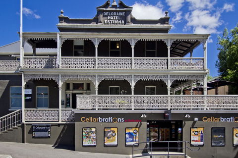 Deloraine Hotel - Accommodation ACT 31