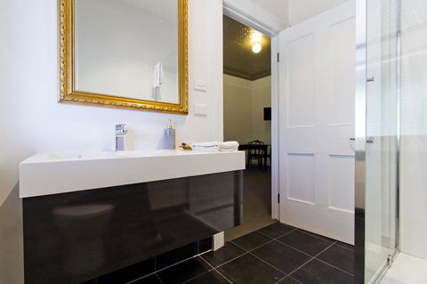 Deloraine Hotel - Accommodation ACT 0
