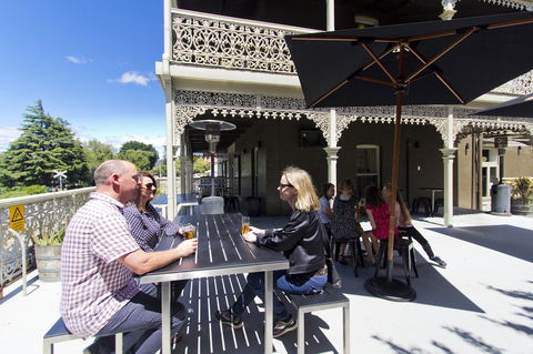 Deloraine Hotel - Accommodation ACT 9