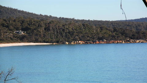 KINGFISHER COTTAGE Beachfront At The Binalong Bay - Accommodation ACT 12