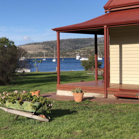 Casilda House - Accommodation ACT 16