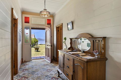 Casilda House - Accommodation ACT 13
