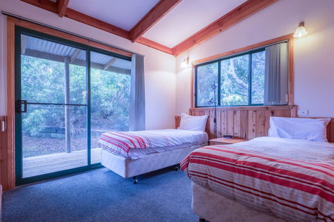 Freycinet Timber Cottage 2 - Accommodation ACT 3