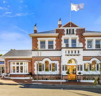 Cygnet Old Bank - Accommodation ACT