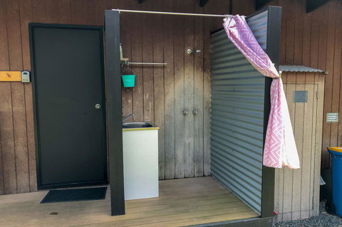 BAY OF FIRES ECO HUT Off Grid Experience At Binalong Bay - Accommodation ACT 17