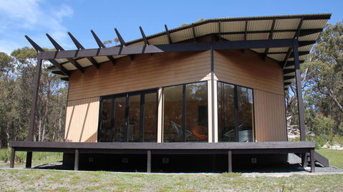 BAY OF FIRES ECO HUT Off Grid Experience At Binalong Bay - Accommodation ACT 21