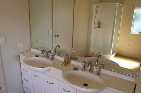 Villa 2 Bay Of Fires - Accommodation ACT 6