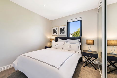Manhattan Apartments - Notting Hill - Accommodation ACT 24