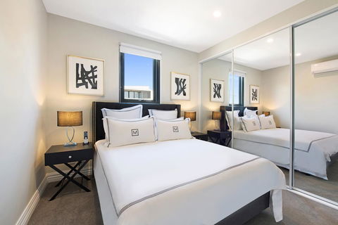 Manhattan Apartments - Notting Hill - Accommodation ACT 19