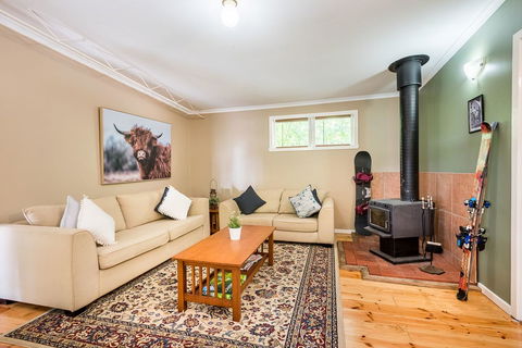 Avalon House - Accommodation ACT 29