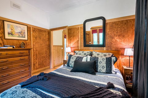 Avalon House - Accommodation ACT 2