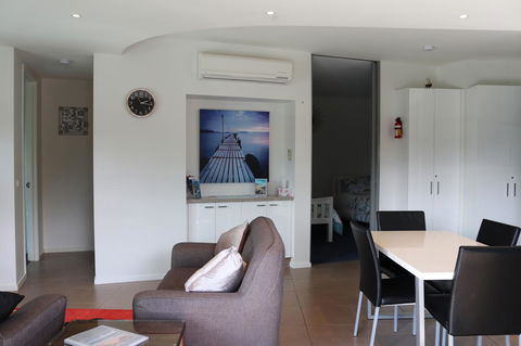 130 At The Waves - Accommodation ACT 6