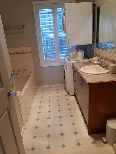 Oxford Rise Apartment - Accommodation ACT 10