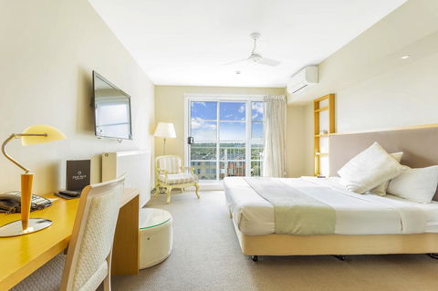 Deep Blue Hotel & Hot Springs - Accommodation ACT 41