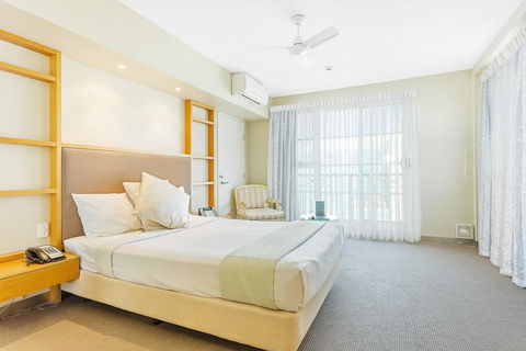 Deep Blue Hotel & Hot Springs - Accommodation ACT 18