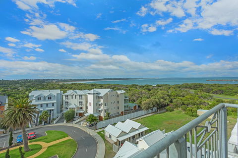 Deep Blue Hotel & Hot Springs - Accommodation ACT 28