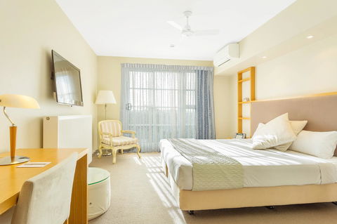 Deep Blue Hotel & Hot Springs - Accommodation ACT 14