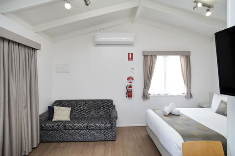 Amaroo Park - Accommodation ACT 17