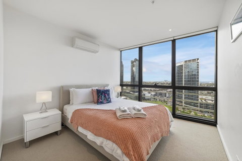 Best Views On Collins - Accommodation ACT 33