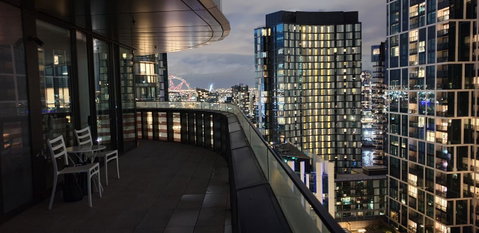 Best Views On Collins - Accommodation ACT 24