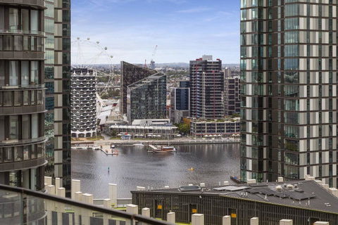 Best Views On Collins - Accommodation ACT 17