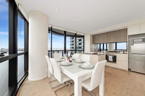 Best Views On Collins - Accommodation ACT 7