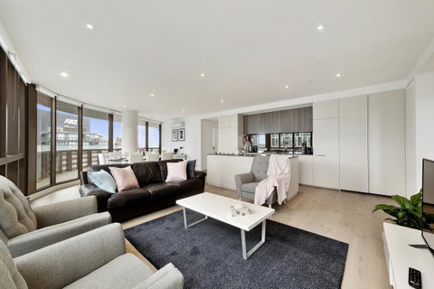 Best Views On Collins - Accommodation ACT 19