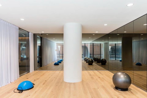 Winston Apartments Docklands - Accommodation ACT 21