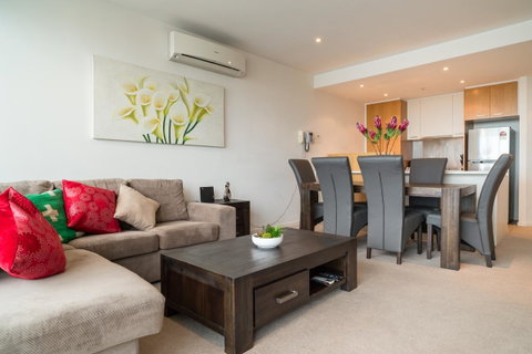 AKOM AT Docklands - Accommodation ACT 39