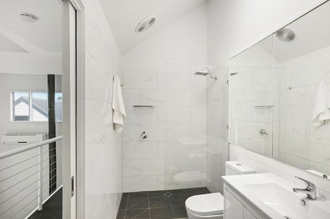 Terrace Lofts Apartments - Accommodation ACT 15