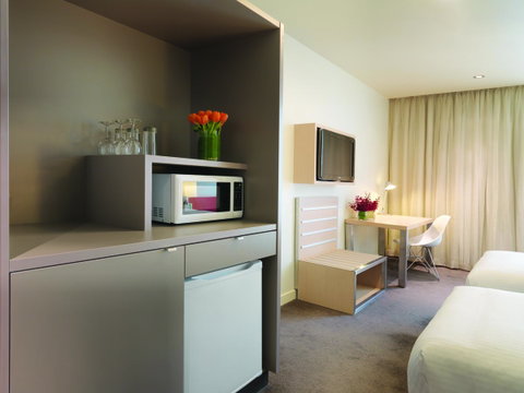 Travelodge Hotel Melbourne Docklands - Accommodation ACT 5