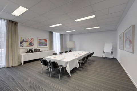 Travelodge Hotel Melbourne Docklands - Accommodation ACT 24