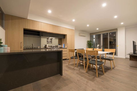 Doncaster Private Collection 2 Bed Townhouse@Pearl - Accommodation ACT 2