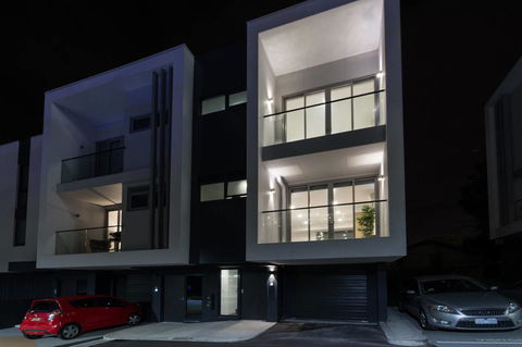 Doncaster Private Collection 2 Bed Townhouse@Pearl - Accommodation ACT 14