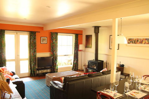 Merrimeet Cottages - Accommodation ACT 6