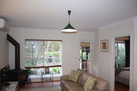 Merrimeet Cottages - Accommodation ACT 40
