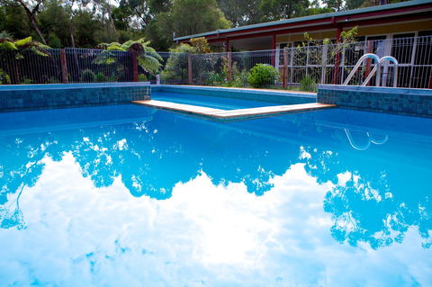 Sanctuary House Resort Motel - Accommodation ACT 25