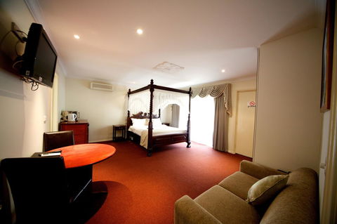 Sanctuary House Resort Motel - Accommodation ACT 10