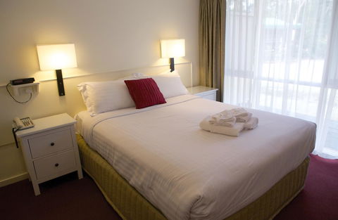 Sanctuary House Resort Motel - Accommodation ACT 9