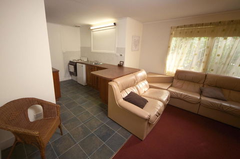 Sanctuary House Resort Motel - Accommodation ACT 23