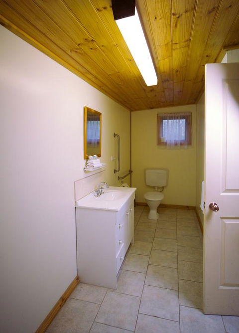 Sanctuary House Resort Motel - Accommodation ACT 21