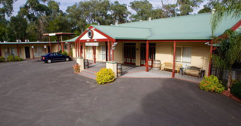 Sanctuary House Resort Motel - Accommodation ACT 0
