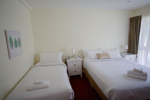 Sanctuary House Resort Motel - Accommodation ACT 18