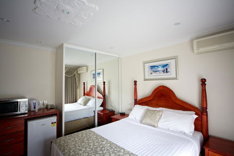 Sanctuary House Resort Motel - Accommodation ACT 6