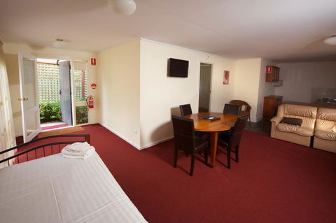 Sanctuary House Resort Motel - Accommodation ACT 20