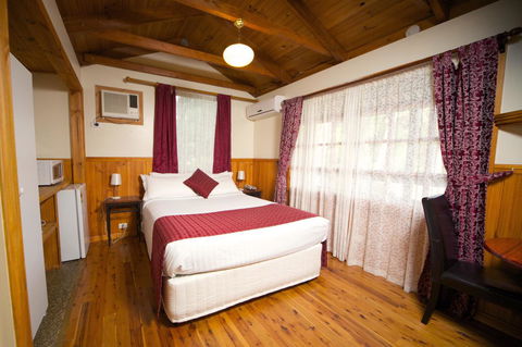 Sanctuary House Resort Motel - Accommodation ACT 1