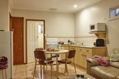 Goldfield Holiday Units - Accommodation ACT 7