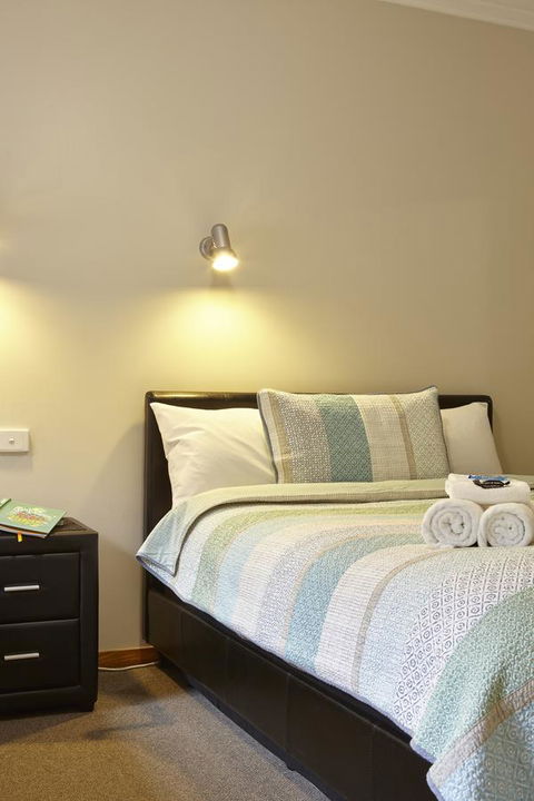 Goldfield Holiday Units - Accommodation ACT 4